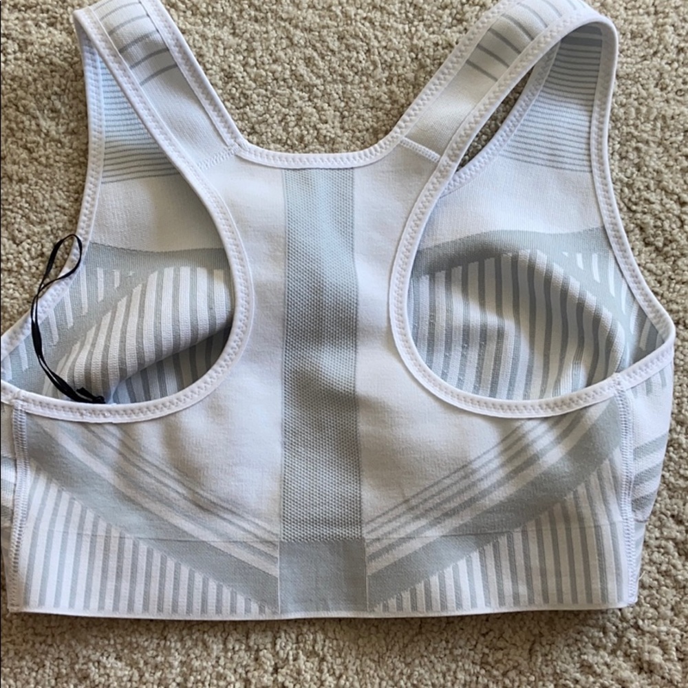 Nike bra - Picture 4 of 4